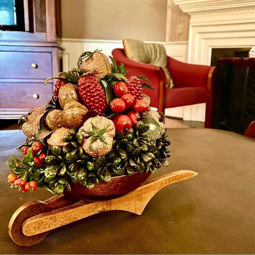 {Vintage} 1970s Wooden Wheelbarrow Arrangement w/faux fruits, nuts and greenery
